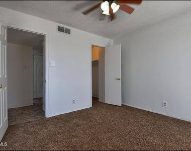 10605 Kinross Avenue - Photo Thumbnail 13