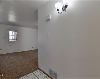10605 Kinross Avenue - Photo Thumbnail 3