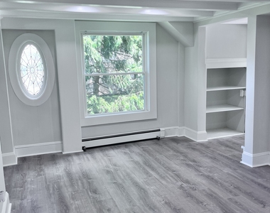 6088 Main Street - Photo Thumbnail 7