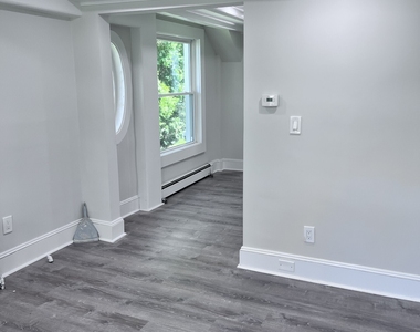6088 Main Street - Photo Thumbnail 10