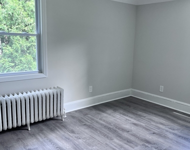 6088 Main Street - Photo Thumbnail 14