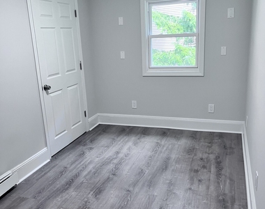 6088 Main Street - Photo Thumbnail 13