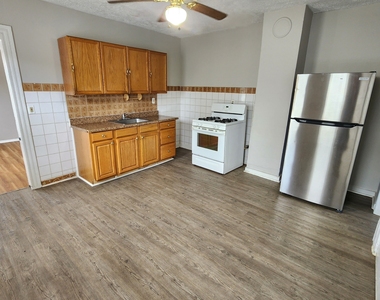 664 Main Street - Photo Thumbnail 2
