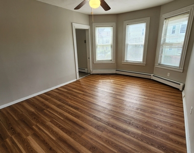 664 Main Street - Photo Thumbnail 7