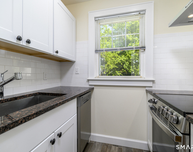 16 Vine Road - Photo Thumbnail 6