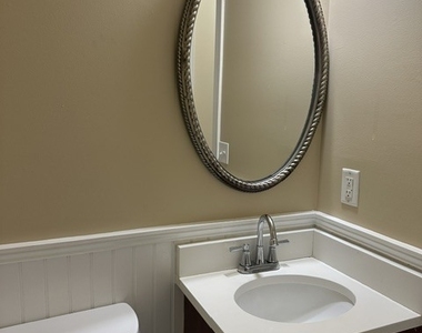 128 Center Road - Photo Thumbnail 16