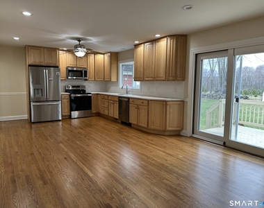128 Center Road - Photo Thumbnail 5