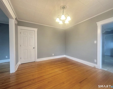 49 Dutton Street - Photo Thumbnail 6