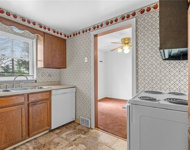 105 5th Ave - Photo Thumbnail 5