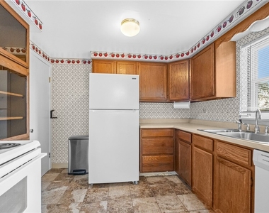 105 5th Ave - Photo Thumbnail 4