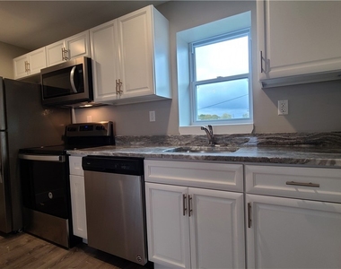 1331 Freeport Rd - Photo Thumbnail 2