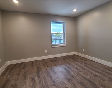 1331 Freeport Rd - Photo Thumbnail 23