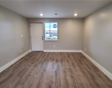 1331 Freeport Rd - Photo Thumbnail 11