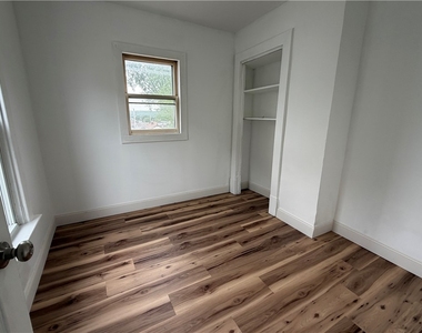 467 Reno St - Photo Thumbnail 11