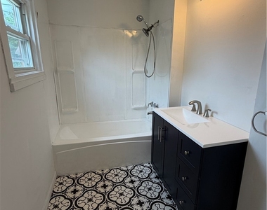 467 Reno St - Photo Thumbnail 10