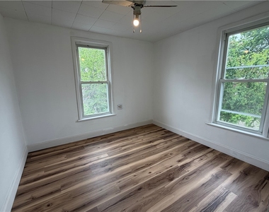 467 Reno St - Photo Thumbnail 9