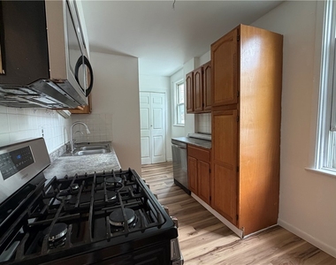 467 Reno St - Photo Thumbnail 5