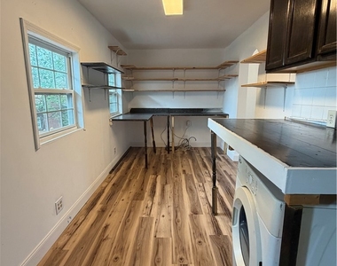 467 Reno St - Photo Thumbnail 7