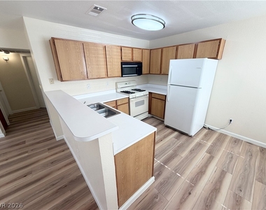 4648 Krissylouise Way - Photo Thumbnail 5