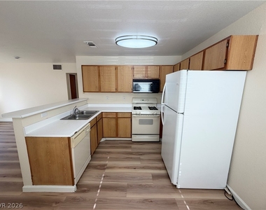 4648 Krissylouise Way - Photo Thumbnail 3
