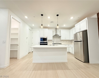 11402 Crimson Ledge Avenue - Photo Thumbnail 6