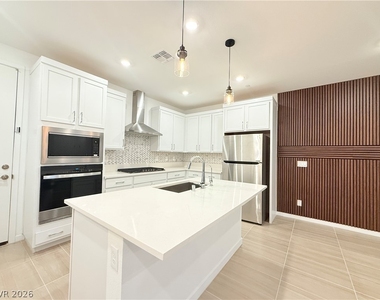 11402 Crimson Ledge Avenue - Photo Thumbnail 7