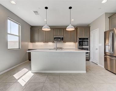 8832 Highland Skye Drive - Photo Thumbnail 15