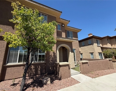 10221 Delray Beach Avenue - Photo Thumbnail 2