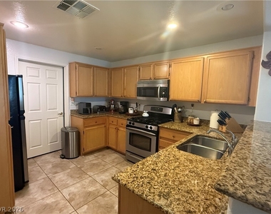 10221 Delray Beach Avenue - Photo Thumbnail 3