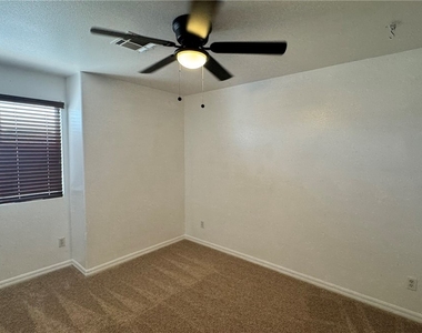 1013 Malibu Sands Avenue - Photo Thumbnail 14