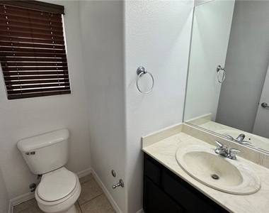 1013 Malibu Sands Avenue - Photo Thumbnail 10