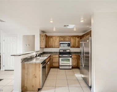 6384 Blue Twilight Court - Photo Thumbnail 9