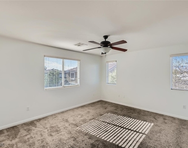 6384 Blue Twilight Court - Photo Thumbnail 13