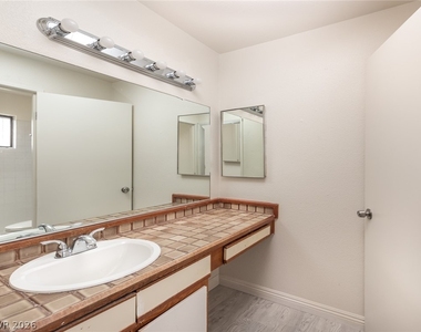 2080 Karen Avenue - Photo Thumbnail 9