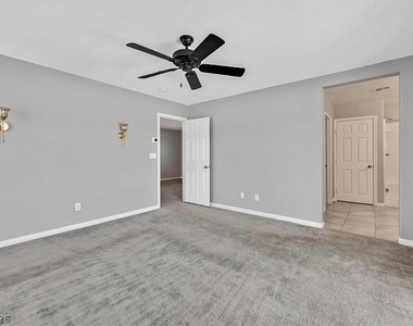 4405 Frias Falls Avenue - Photo Thumbnail 12