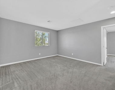 4405 Frias Falls Avenue - Photo Thumbnail 9