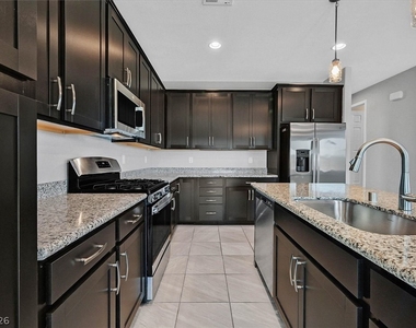 4405 Frias Falls Avenue - Photo Thumbnail 4