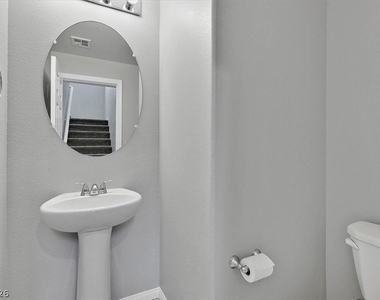 4405 Frias Falls Avenue - Photo Thumbnail 7