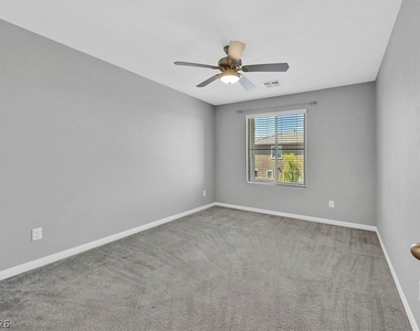 4405 Frias Falls Avenue - Photo Thumbnail 17