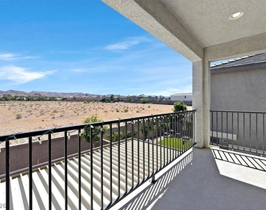 4405 Frias Falls Avenue - Photo Thumbnail 13