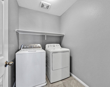 4405 Frias Falls Avenue - Photo Thumbnail 22