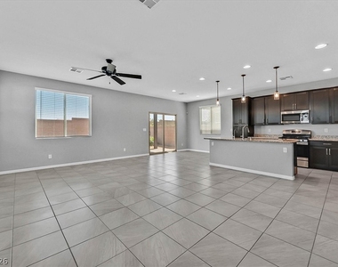 4405 Frias Falls Avenue - Photo Thumbnail 2