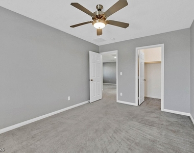 4405 Frias Falls Avenue - Photo Thumbnail 18