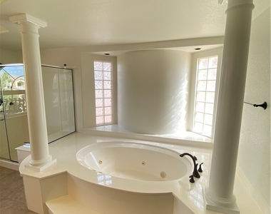 8417 Cambria Cellars Court - Photo Thumbnail 21
