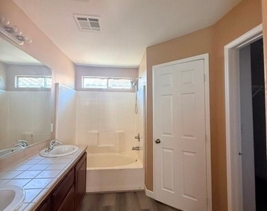 5172 Dillingham Drive - Photo Thumbnail 14