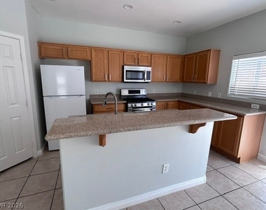 452 E Sunset Road - Photo Thumbnail 3