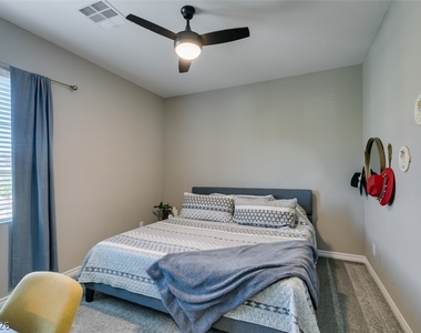 8160 Skye Desert Drive - Photo Thumbnail 33