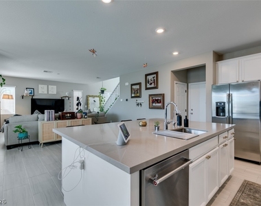 8160 Skye Desert Drive - Photo Thumbnail 24