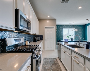 8160 Skye Desert Drive - Photo Thumbnail 25