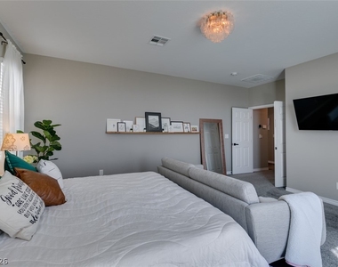 8160 Skye Desert Drive - Photo Thumbnail 39